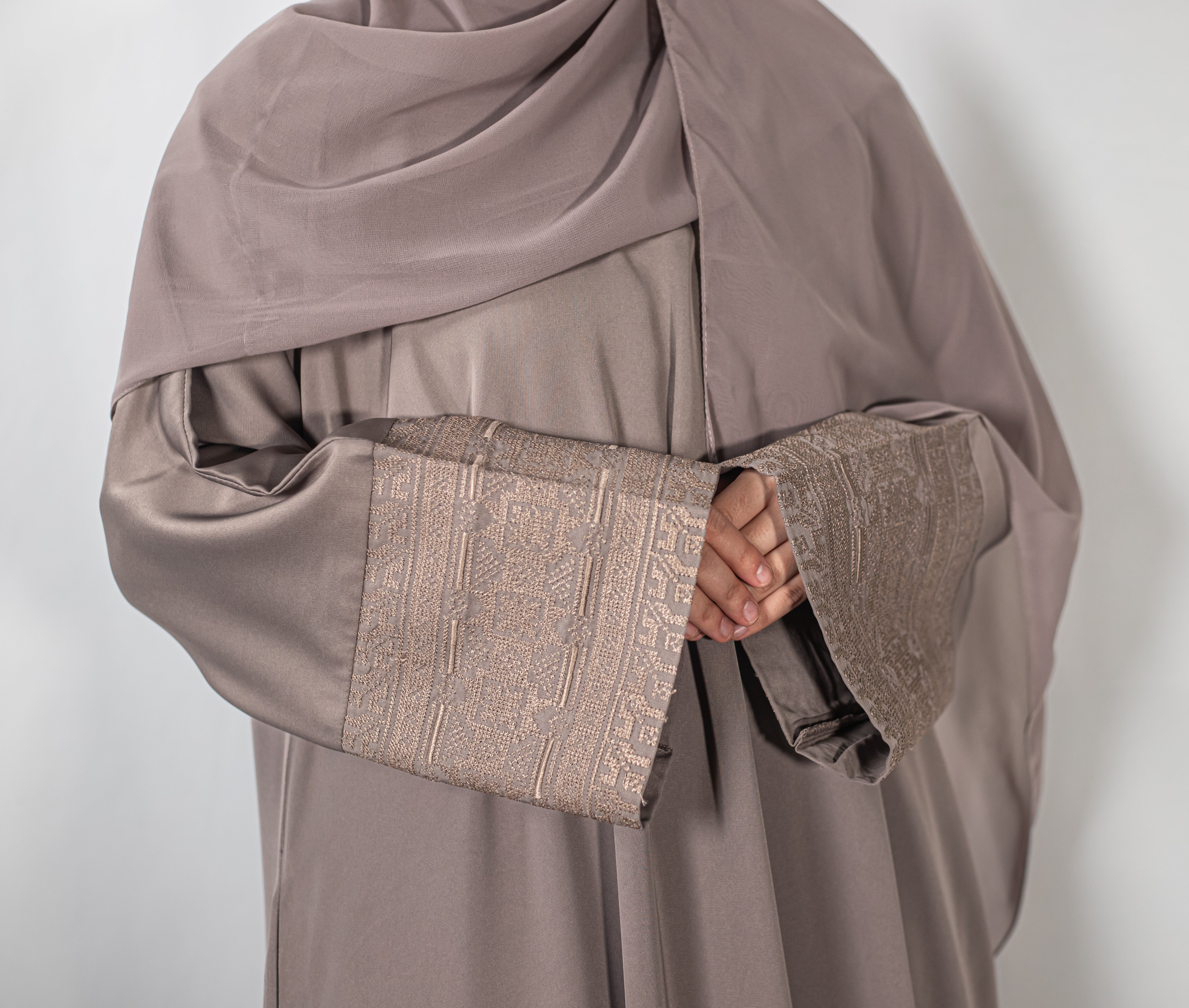 Ivory Jacquard Geometric Abaya