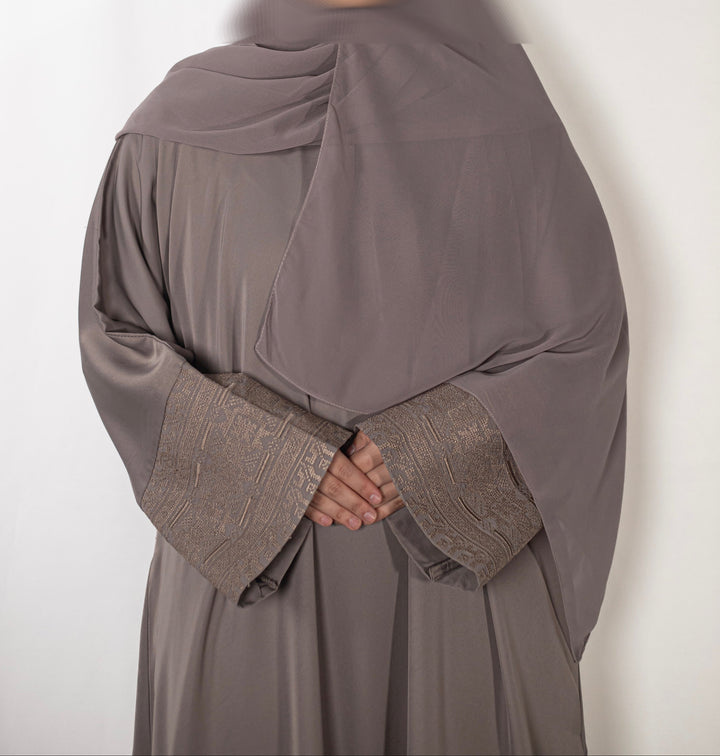 Ivory Jacquard Geometric Abaya